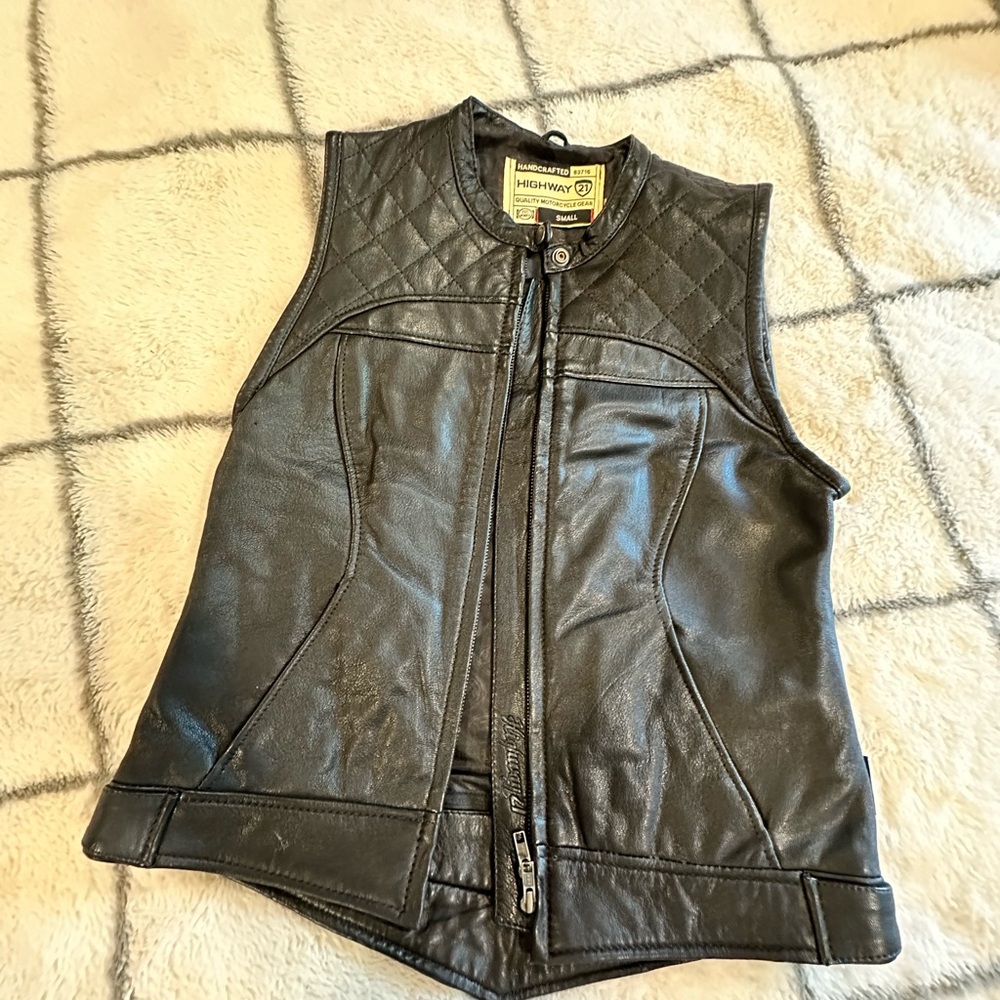 Highway 21 black women vest